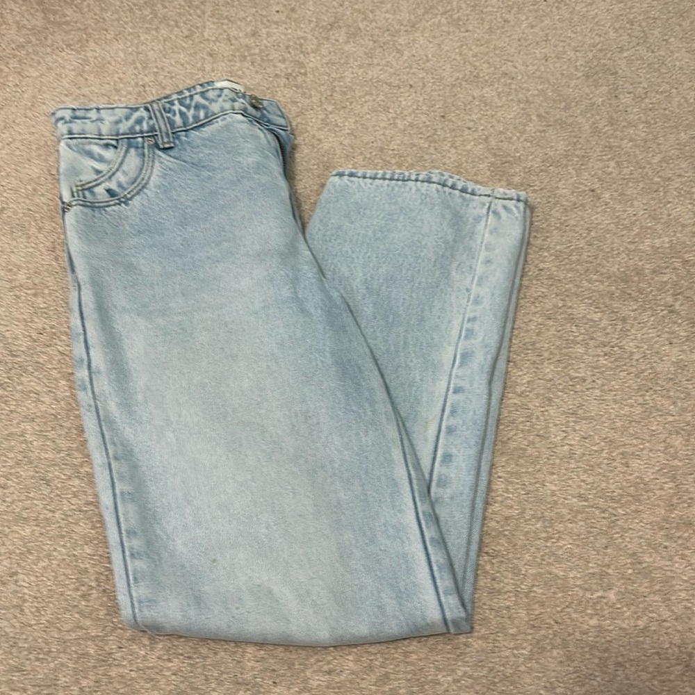 Rollas light wash mom jeans